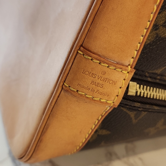 LOUIS VUITTON Vintage Monogram Alma Bag - Picture 7 of 10